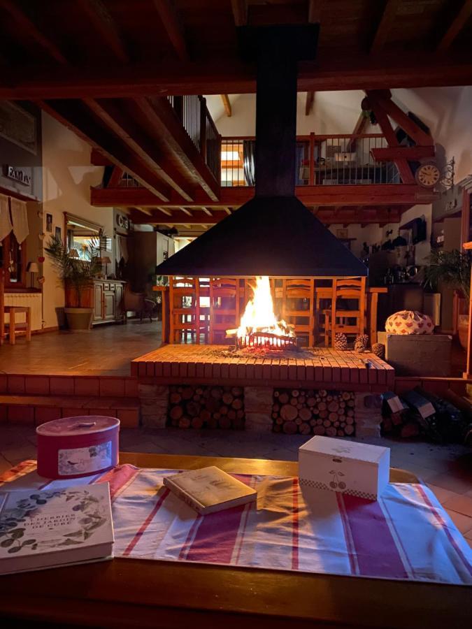 Domaine Des Pierres Trouvees Bed & Breakfast Saint-Vincent  Dış mekan fotoğraf
