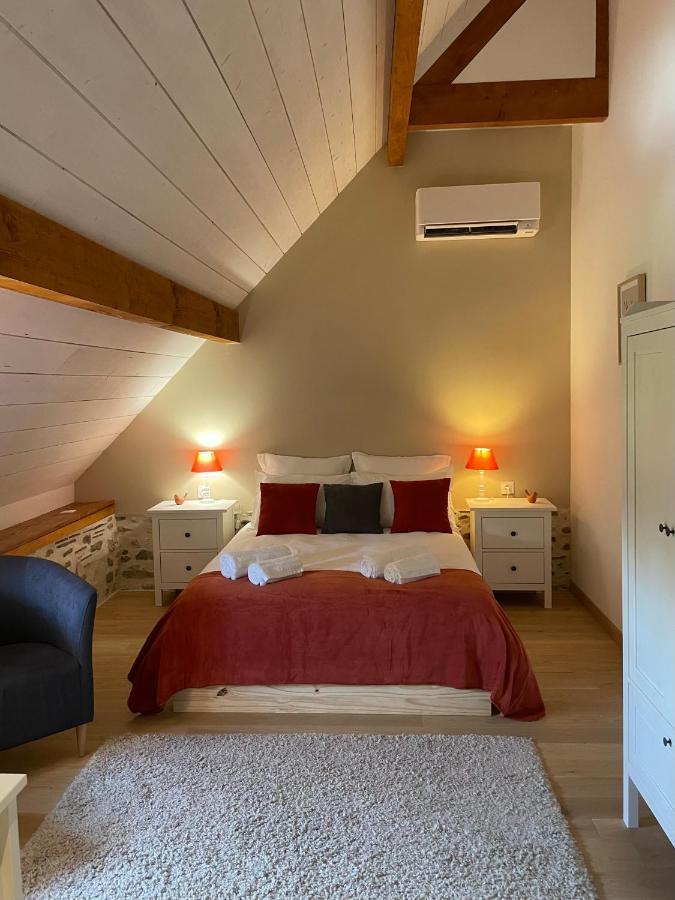 Domaine Des Pierres Trouvees Bed & Breakfast Saint-Vincent  Dış mekan fotoğraf